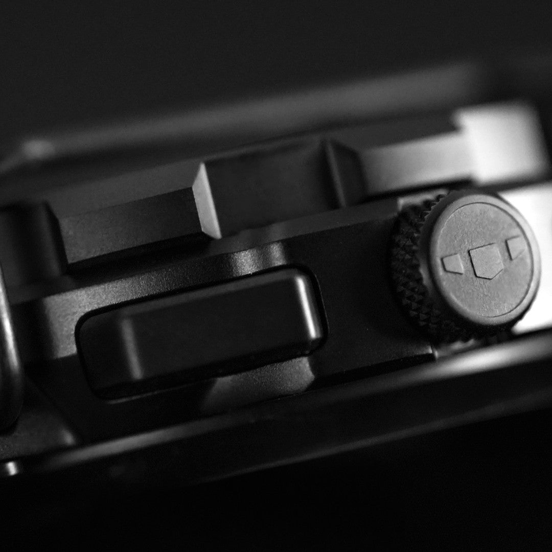Evolvens TACTICAL - 49 mm Chronograph Military Watch - Graphite